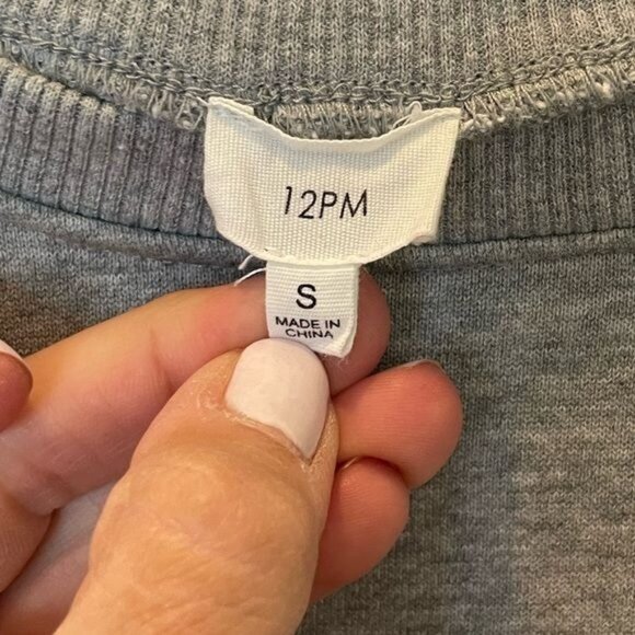 Every Girl Needs A Little Rip In Her Jeans Oversized Gray Sweatshirt Size Small - Picture 5 of 7